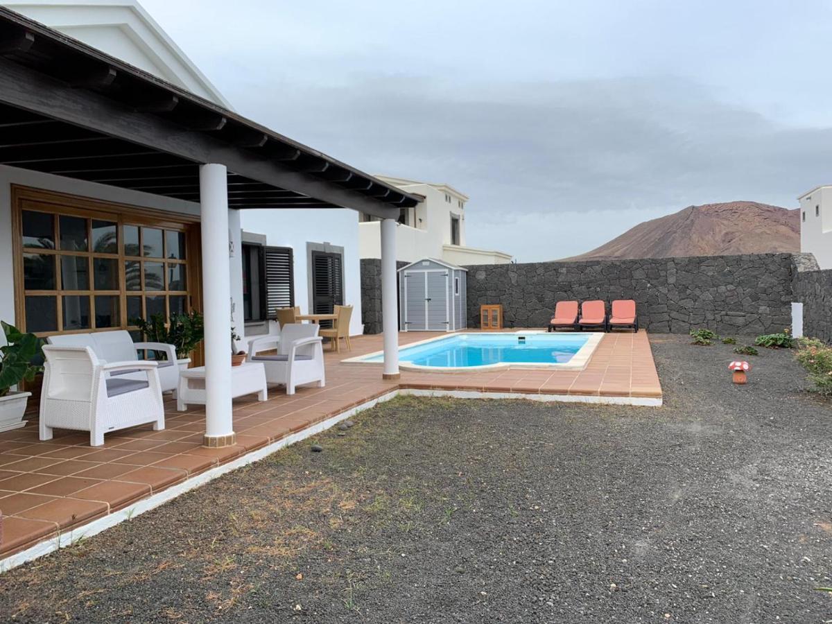 Villa Denise Яйса Екстериор снимка